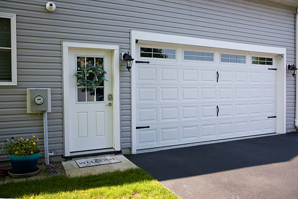 24/7 Emergency Garage Door Panel Replacement experts in Muleshoe, TX